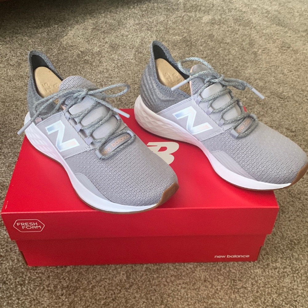 New Balance Women’s 8.5 grey sneaker, new in box